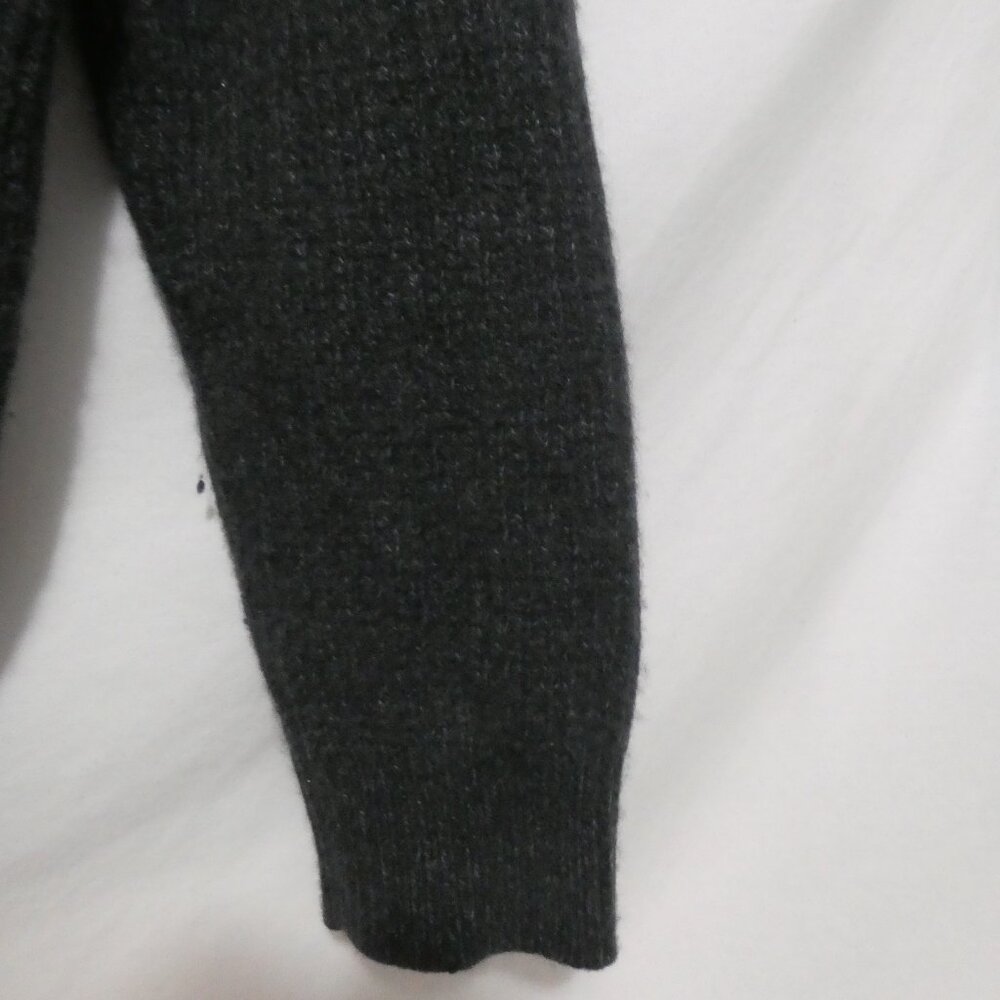 VINCE | medium | Classic Grey Soft Crew Neck Cashmere Sweater - Picture 14 of 14